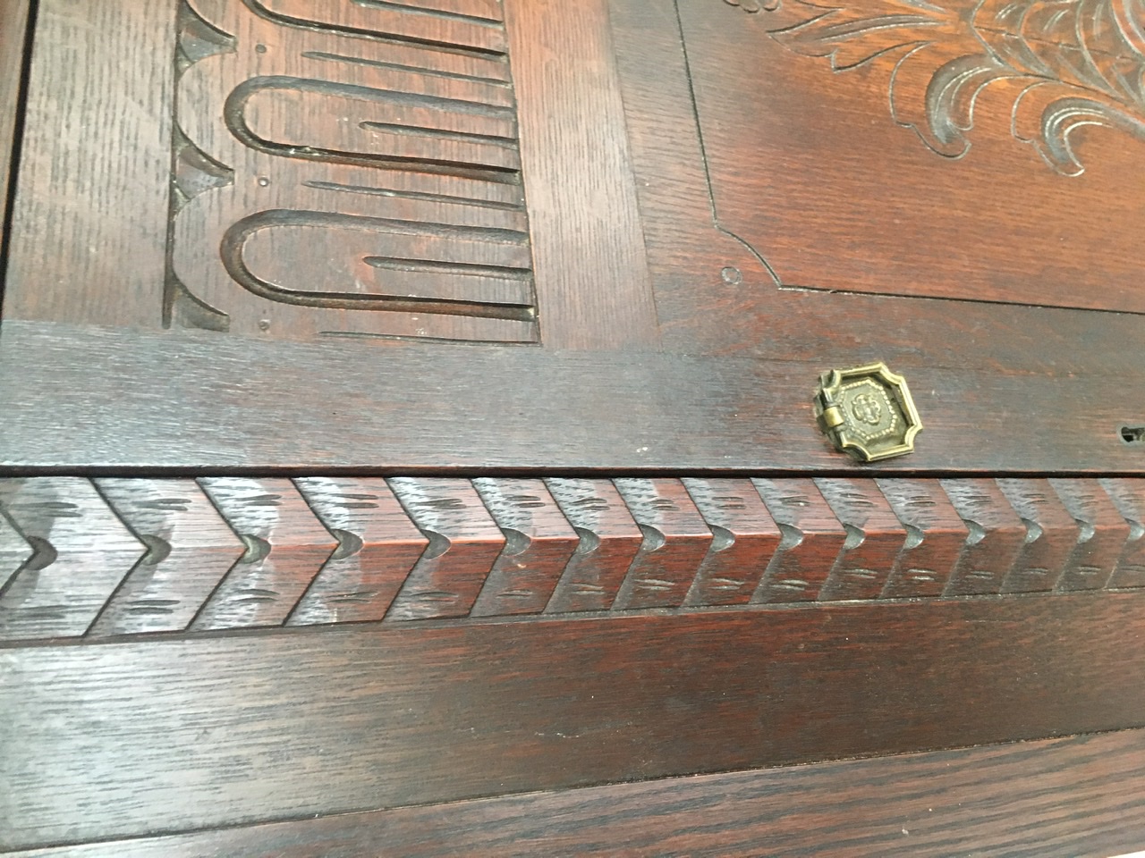 H.Krug Kitchener dresser Antiques Board