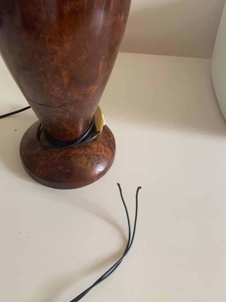 Bakelite table lamp bbb (2).jpg