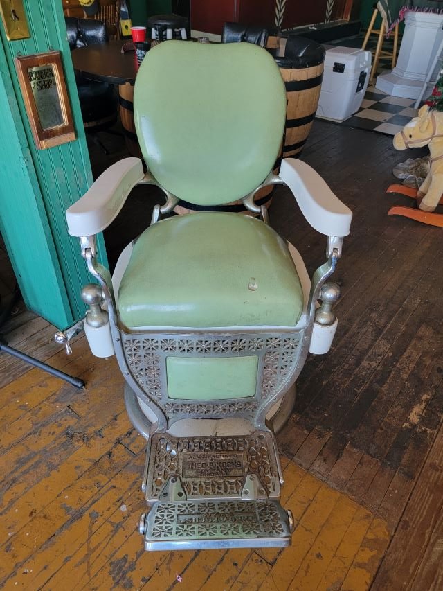 Barber Chair 3.jpg