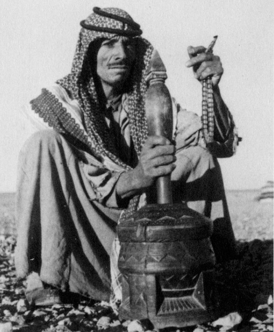 Bedouin coffee mortar 2.jpg