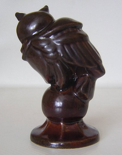 BirdOwlArtDecoFigurinePerchedSphereDarkBrownGlazeInsulatorAlyce-d.jpg