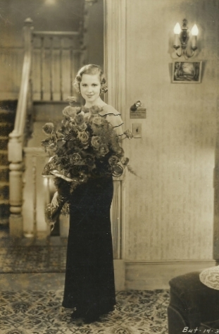 blonde with roses 001 (321x480).jpg