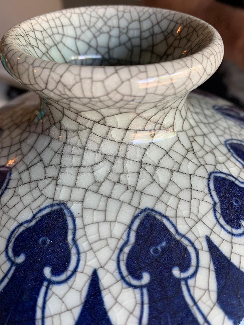 blue and white vase4.jpg