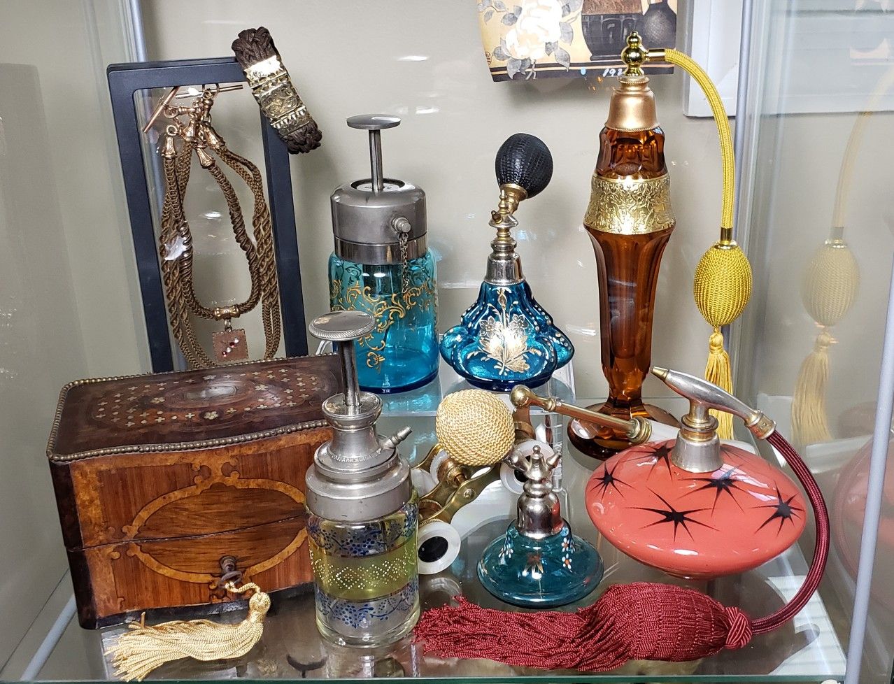 BLUE ATOMIZER BOTTLE 5.jpg