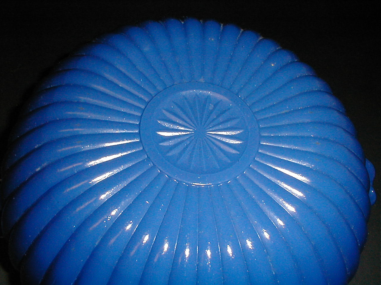 blue depression glass fired on tab handled berry sering bowl november 26 2019 015.JPG