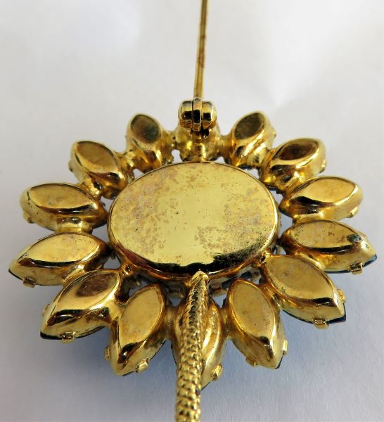 blue sunflower pin 4.JPG