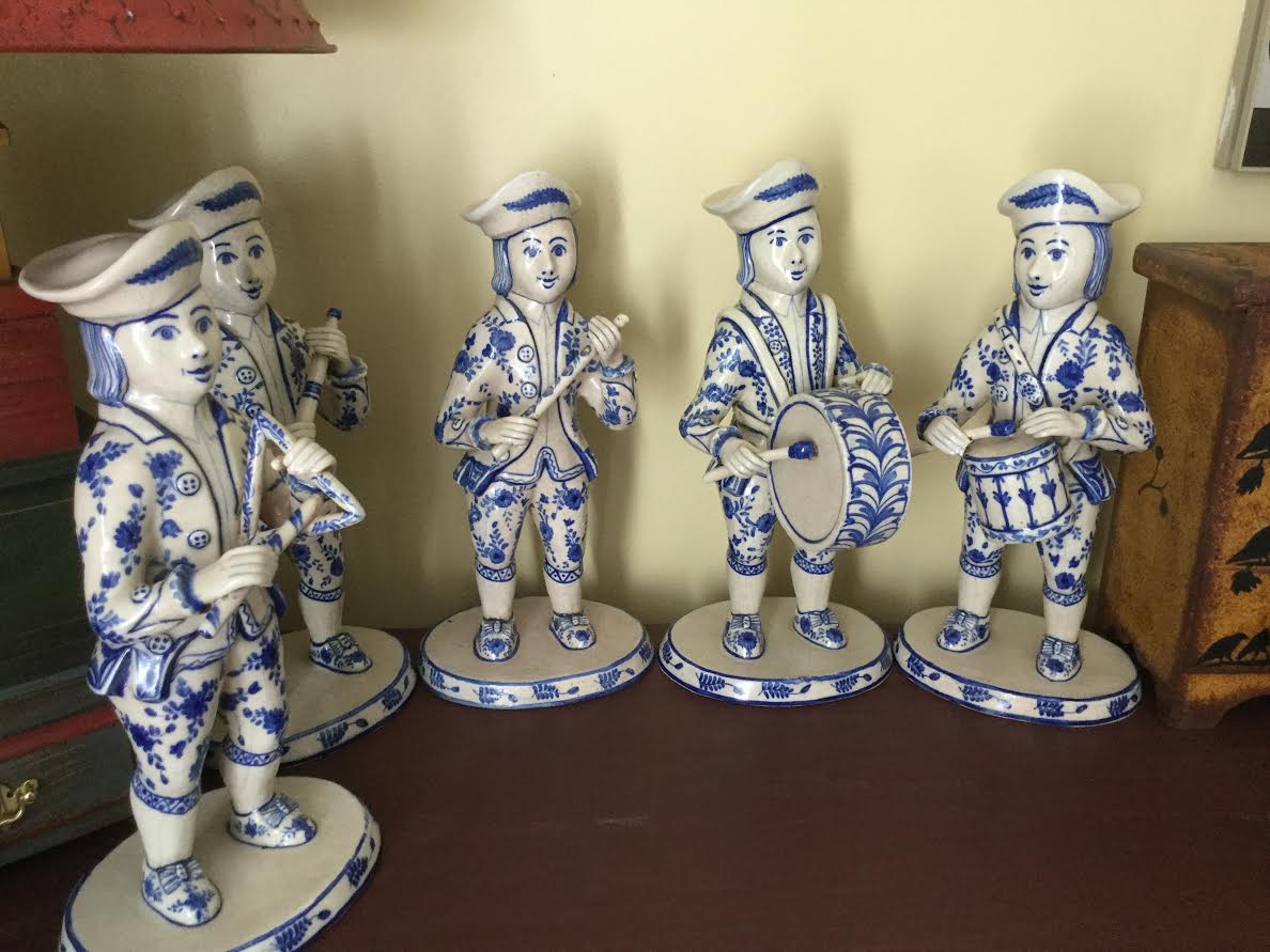 bluewhitemusicians1.jpg