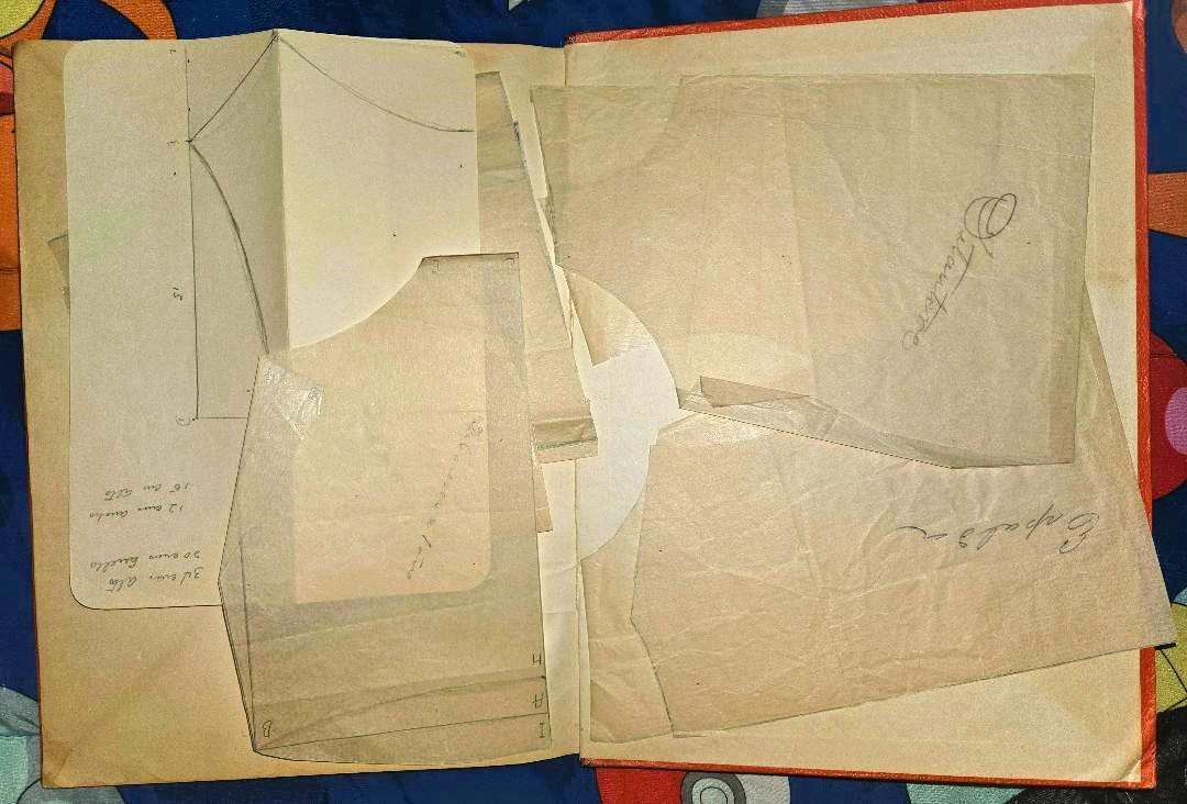 BOOK DRESSES JOSE MARTY 2AA.jpg