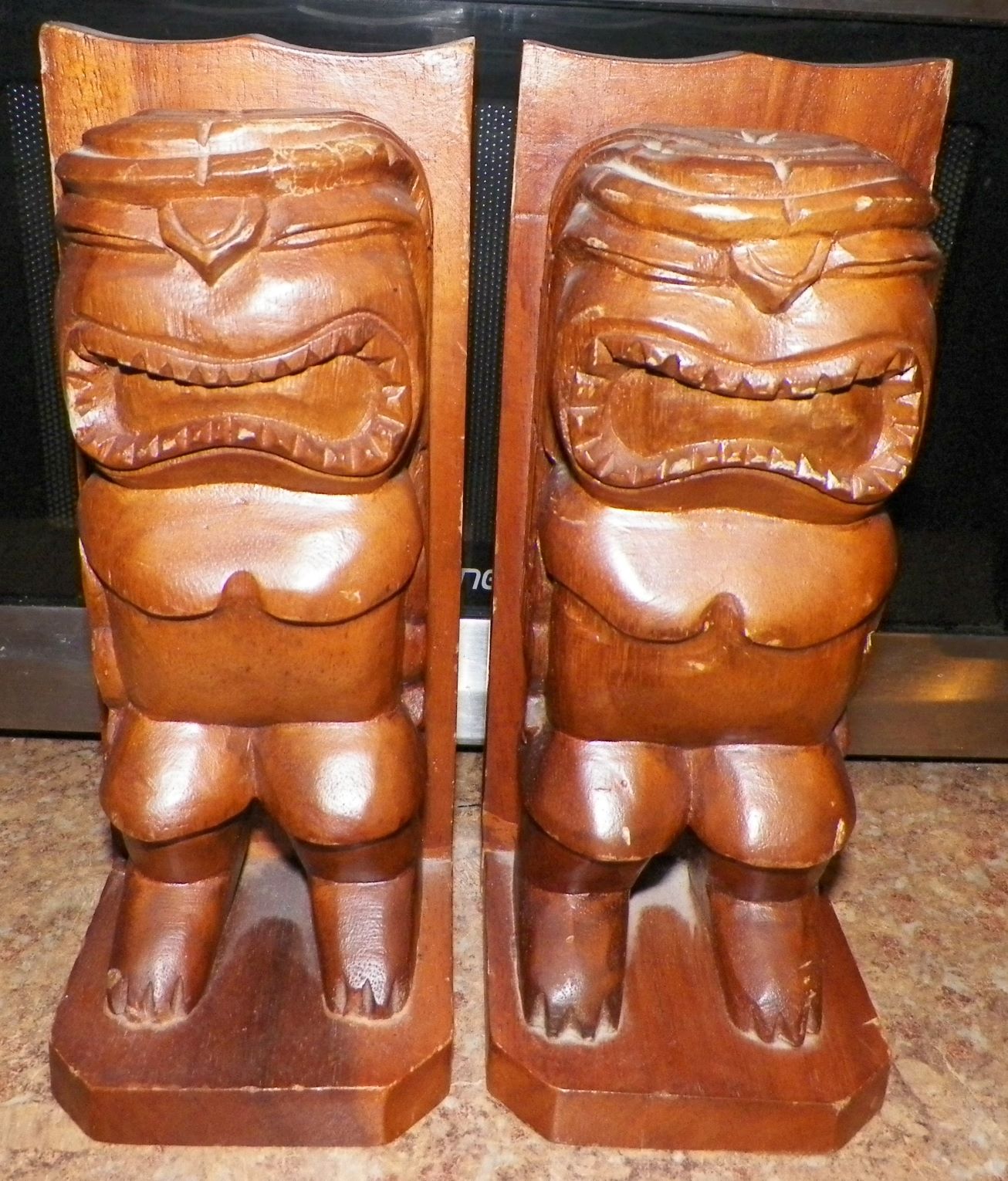 BOOK ENDS HAWAII 2A.JPG
