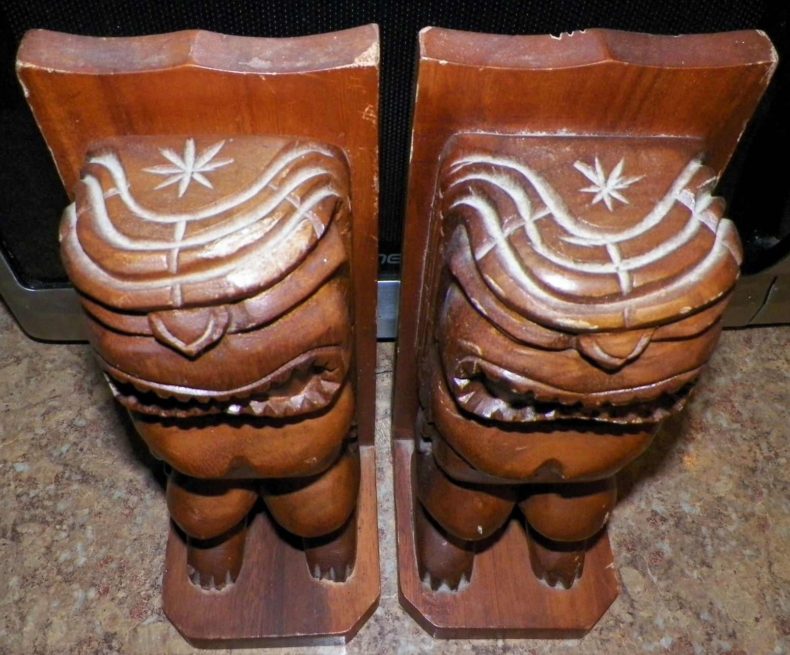 BOOK ENDS HAWAII 2AA.JPG