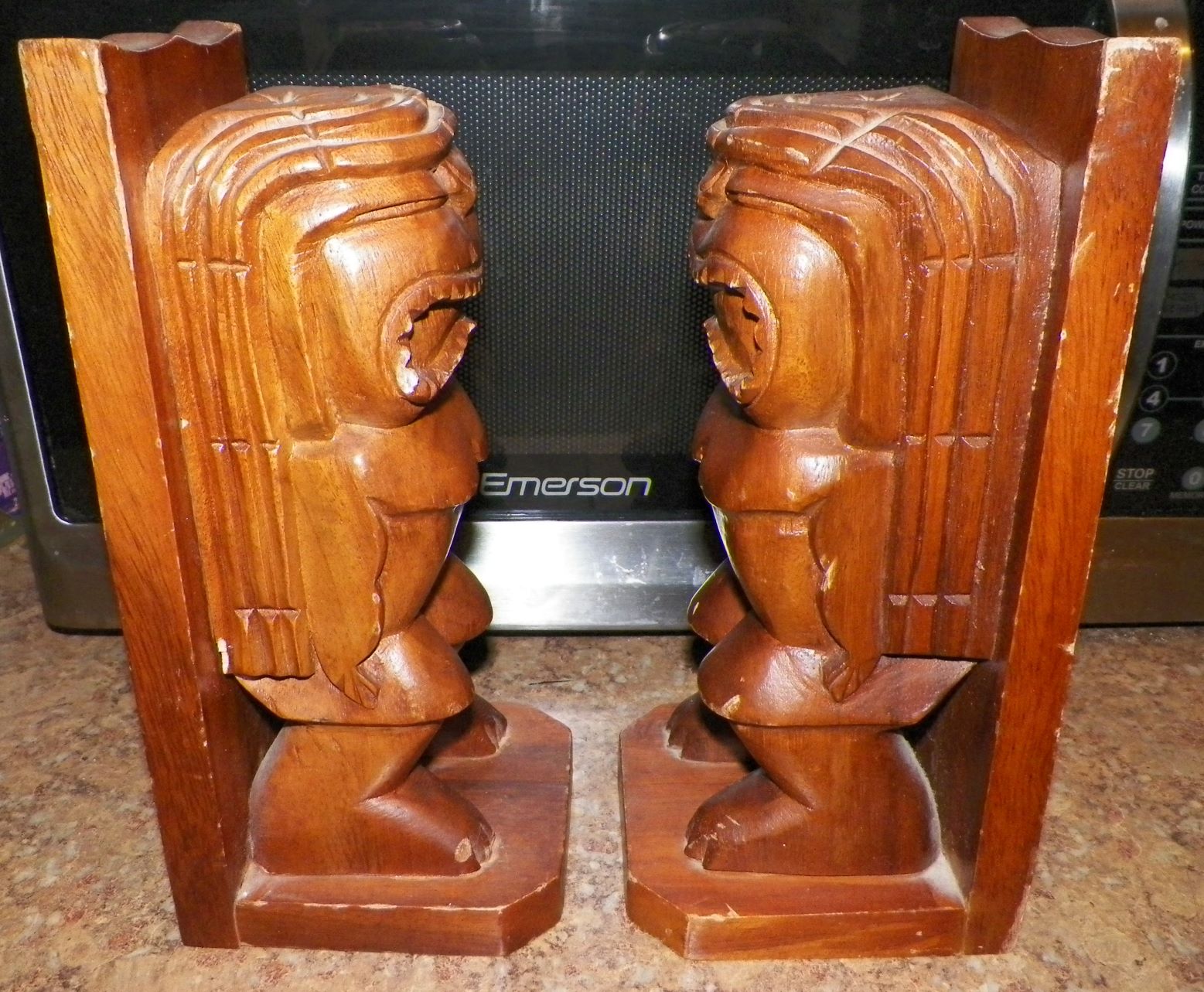 BOOK ENDS HAWAII 3.JPG