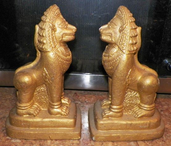 BOOKENDS FOO DOGS 2AA.JPG