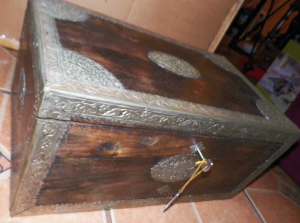 BOX WOOD & METAL TRIM 1A_AA.JPG