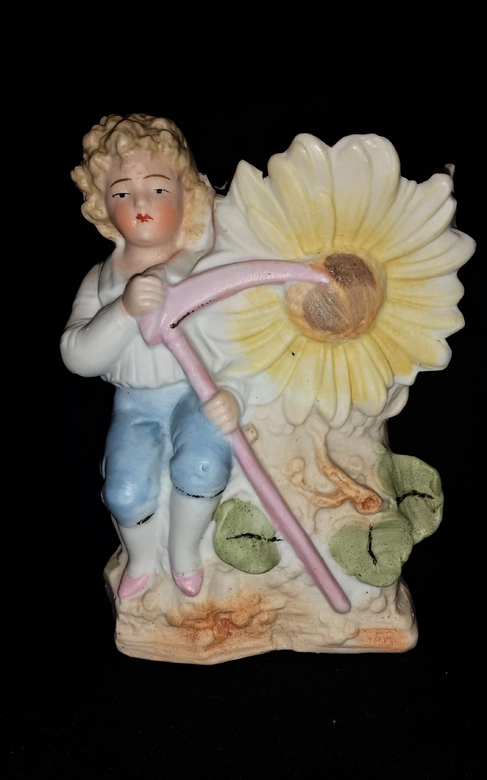 boy planter front.jpg