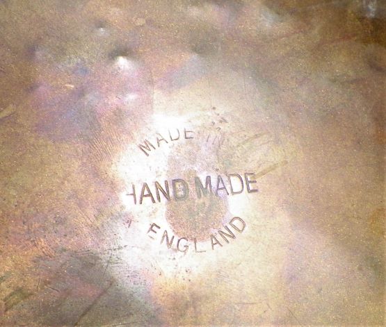 BRASS FOOTED POT MADE IN ENGLAND 4AAA.JPG