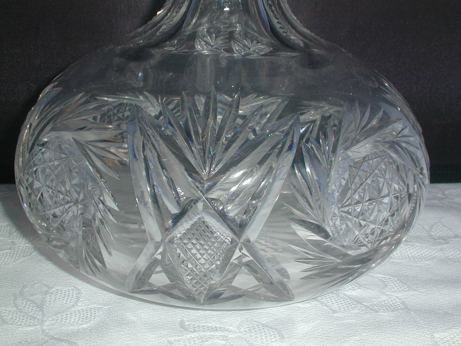 Brilliant Cut Decanter (1).JPG