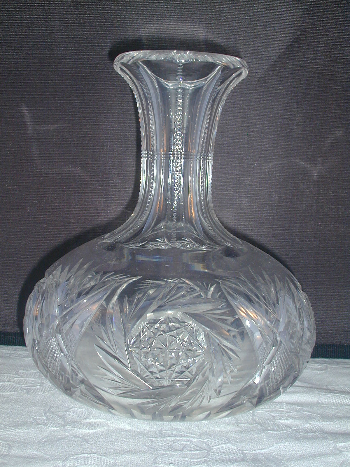 Brilliant Cut Decanter (2).JPG