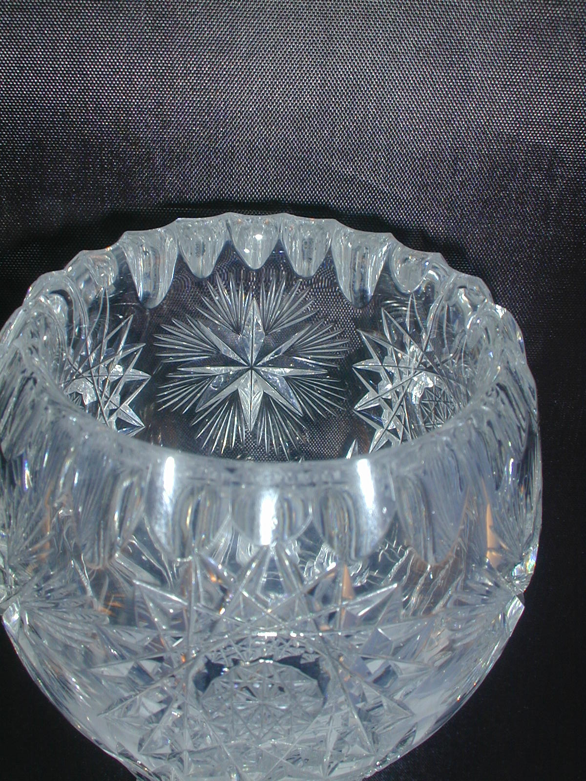 Brilliant cut vase (4).JPG