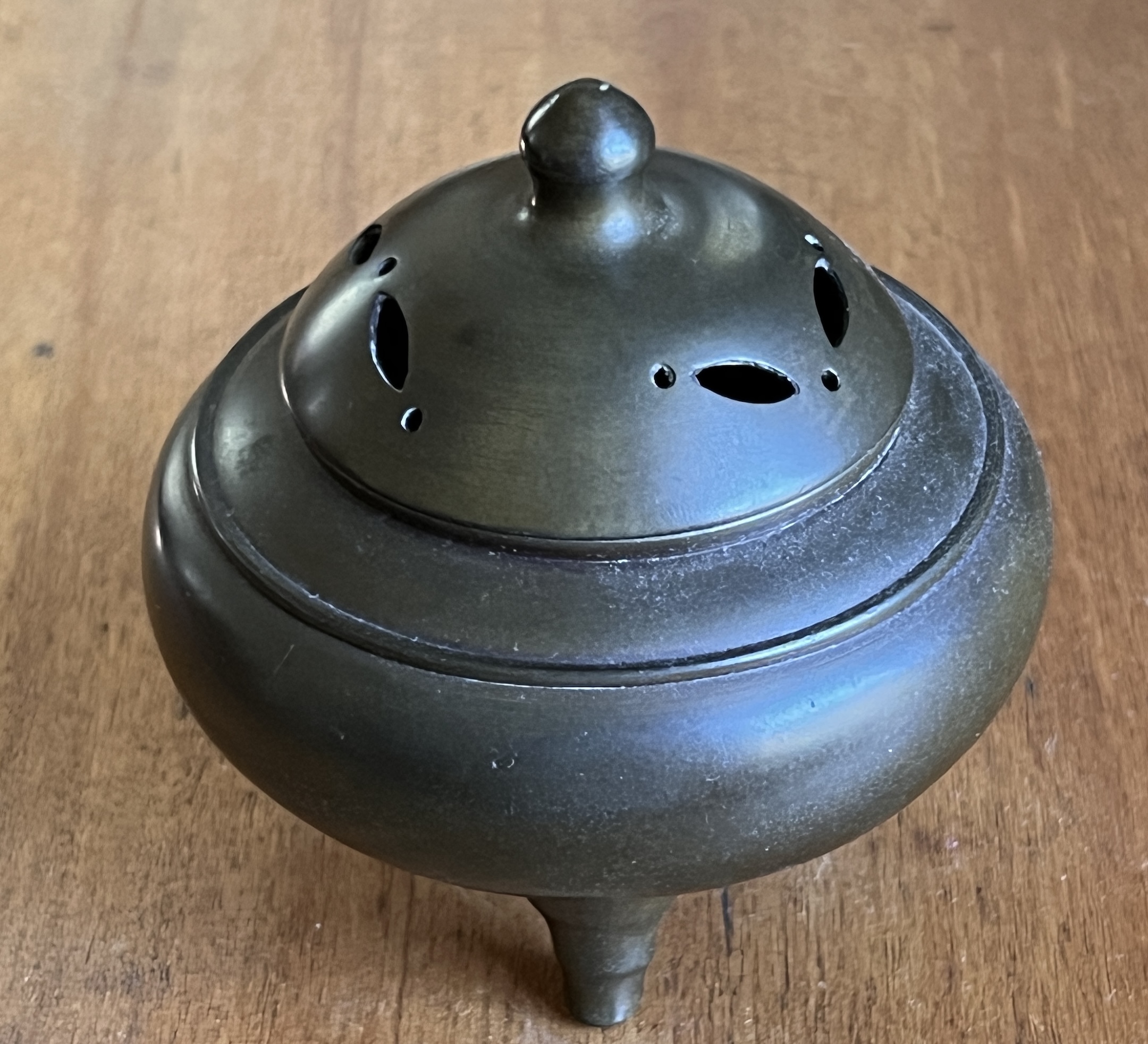 bronze incense bunrner small.JPG