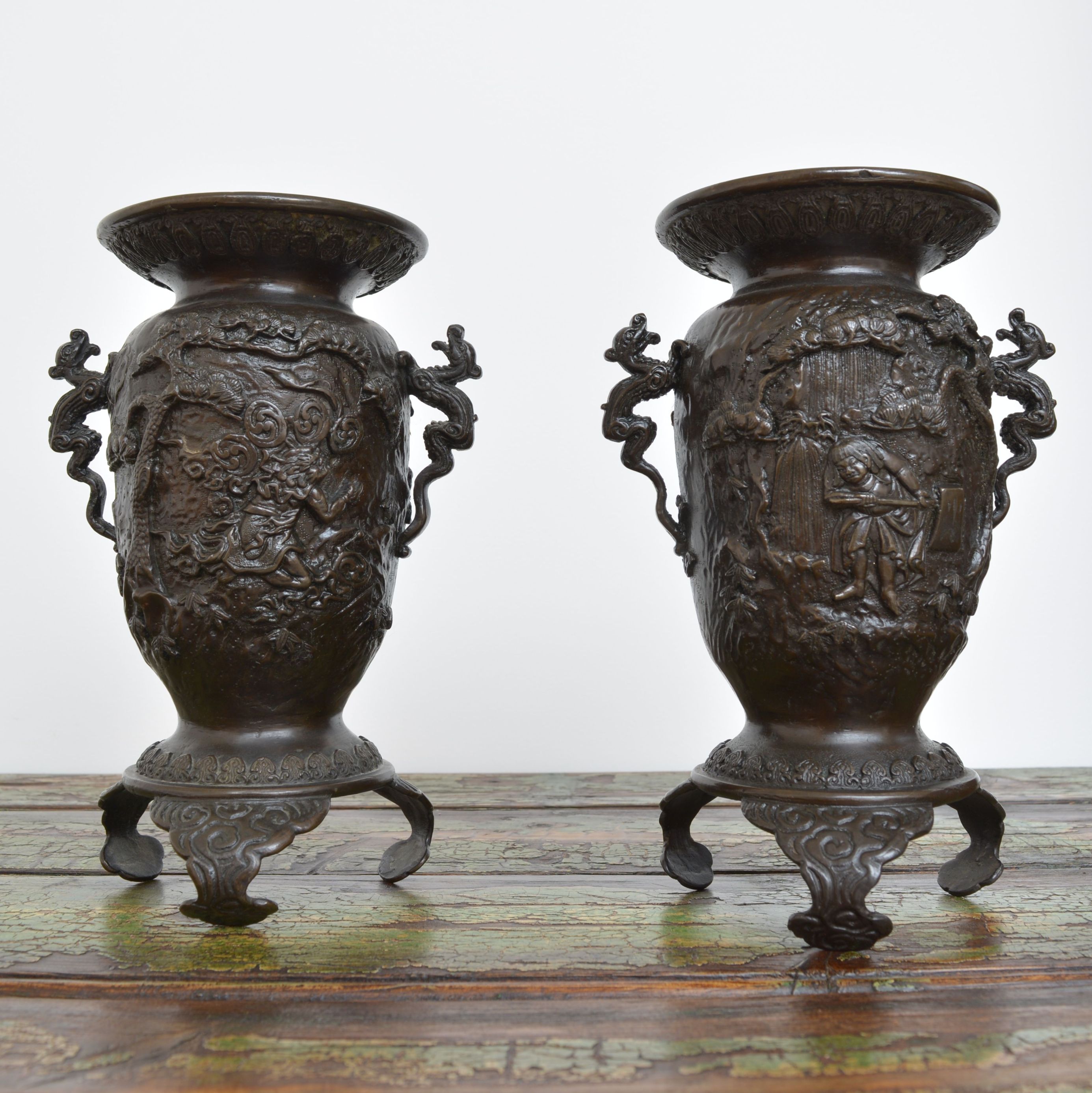 bronze vase3.jpg