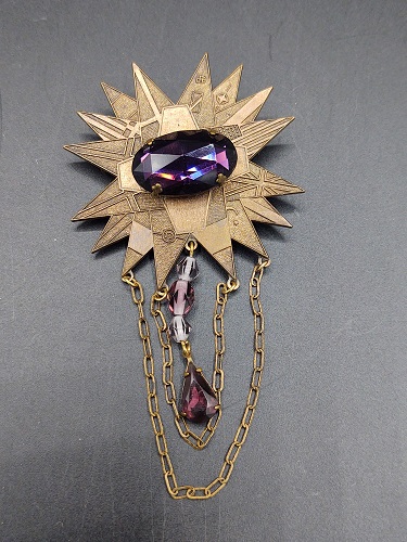 brooch 1.jpg