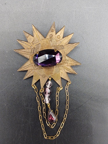 brooch 2.jpg