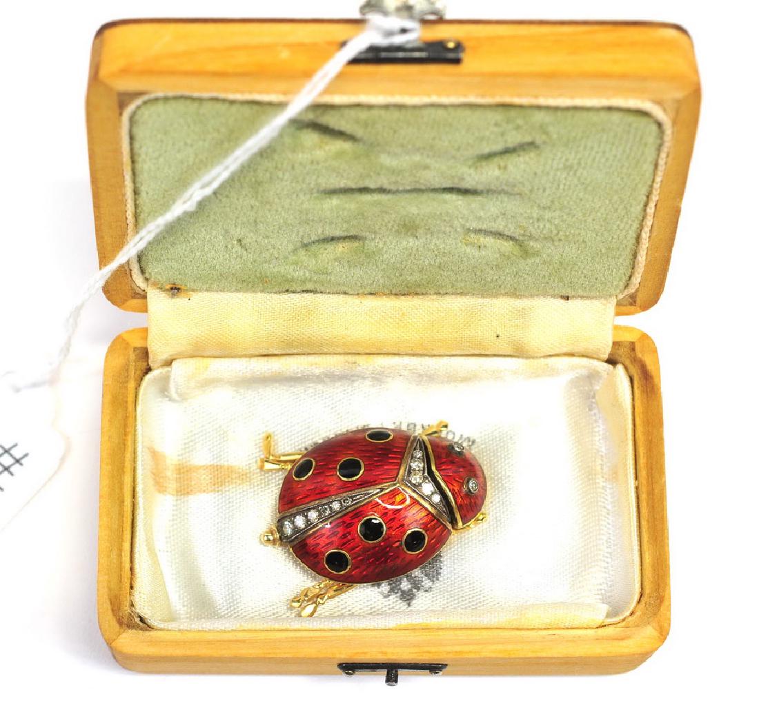 Brooch 4.jpg