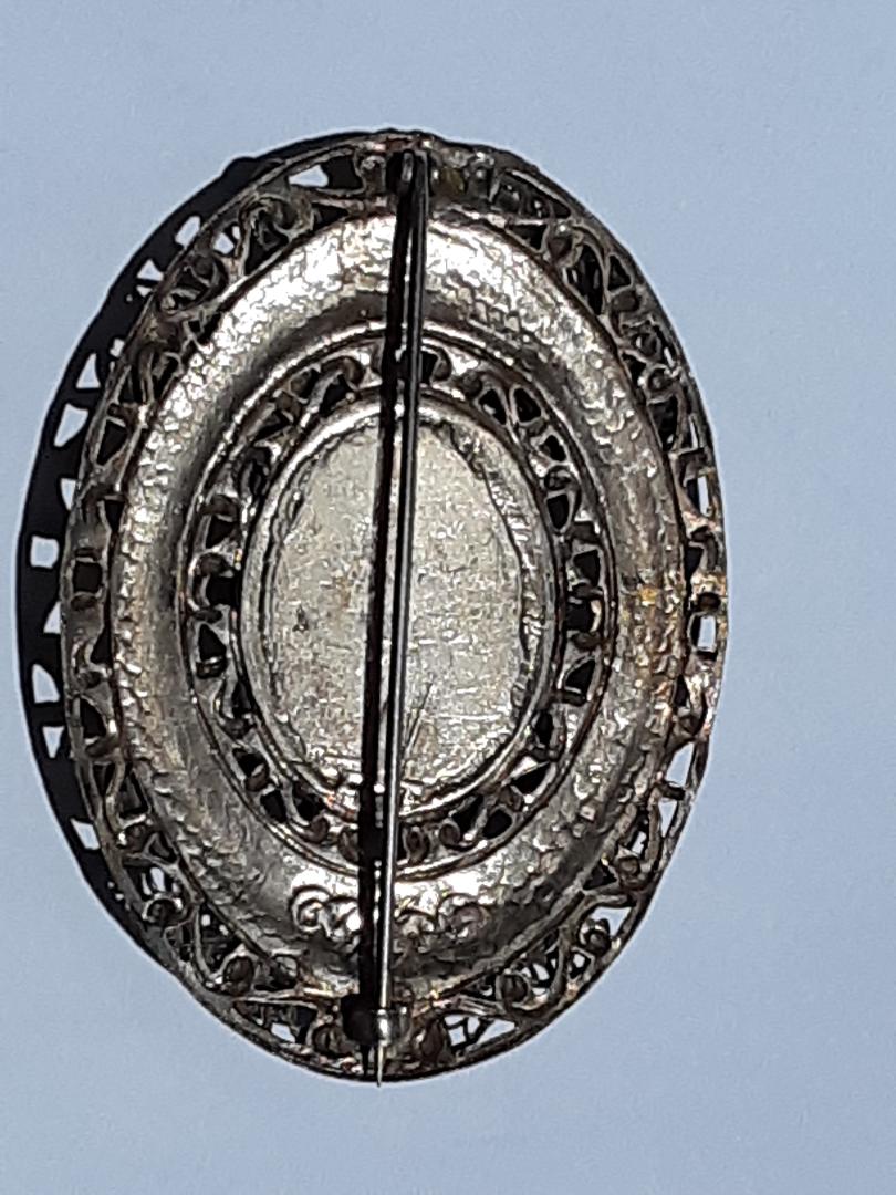 brooch 8.jpg