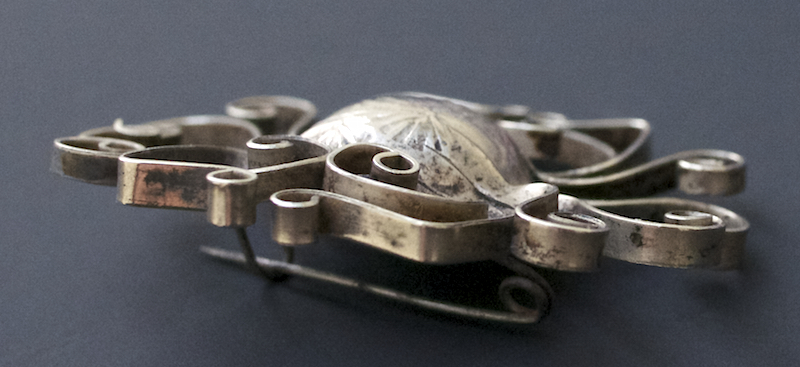 brooch2.jpg