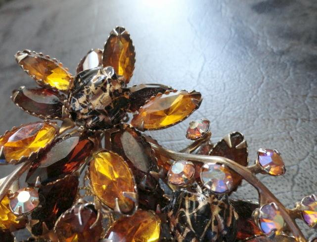 brooch4.JPG