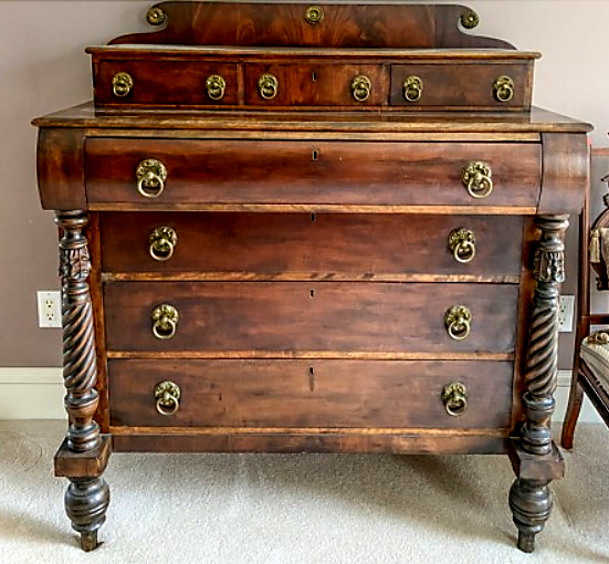 BUREAU.jpg
