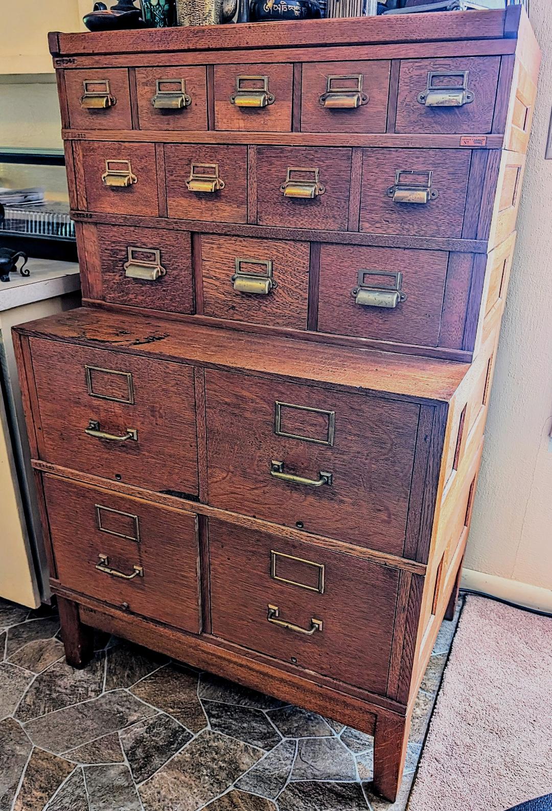 CABINET.jpg