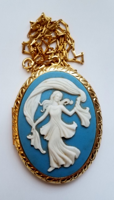 Cameo Locket Blue Large (366x640).jpg