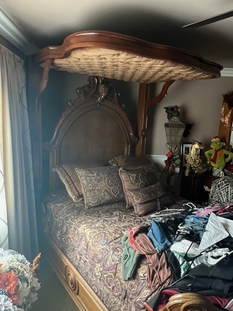 canopy bed 1.jpg