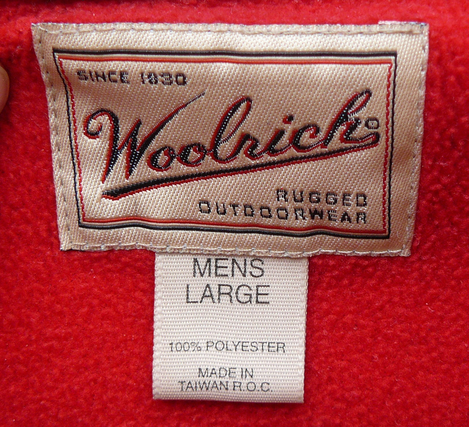 What year for this Woolrich fleece pullover? 70s? Tag reads 