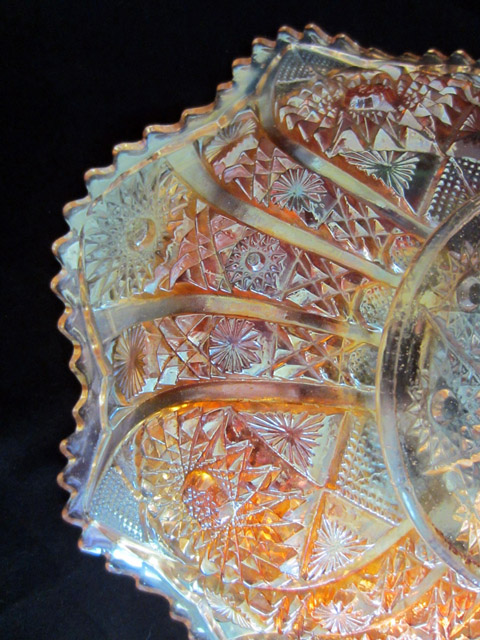 Carnival glass DET9 outside 640.jpg