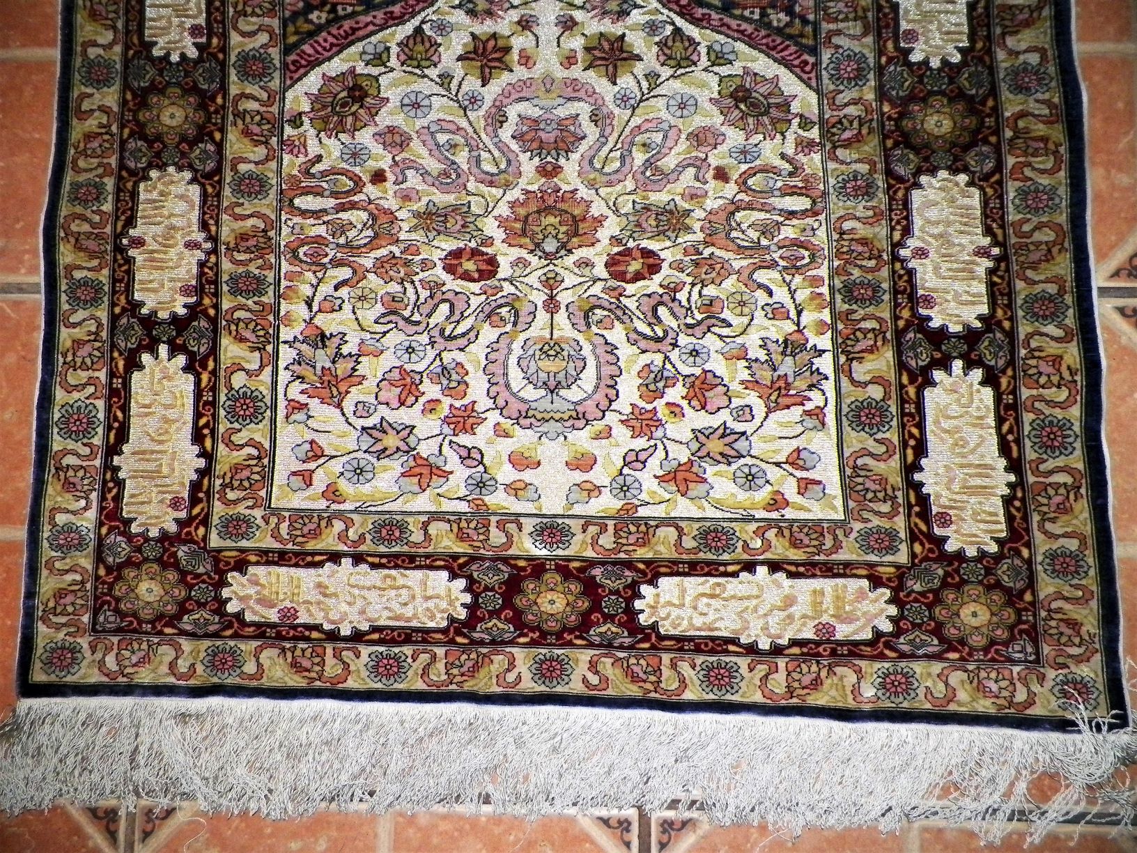 CARPET PRAYER SOLK 44 x 34 1A_CAA.JPG