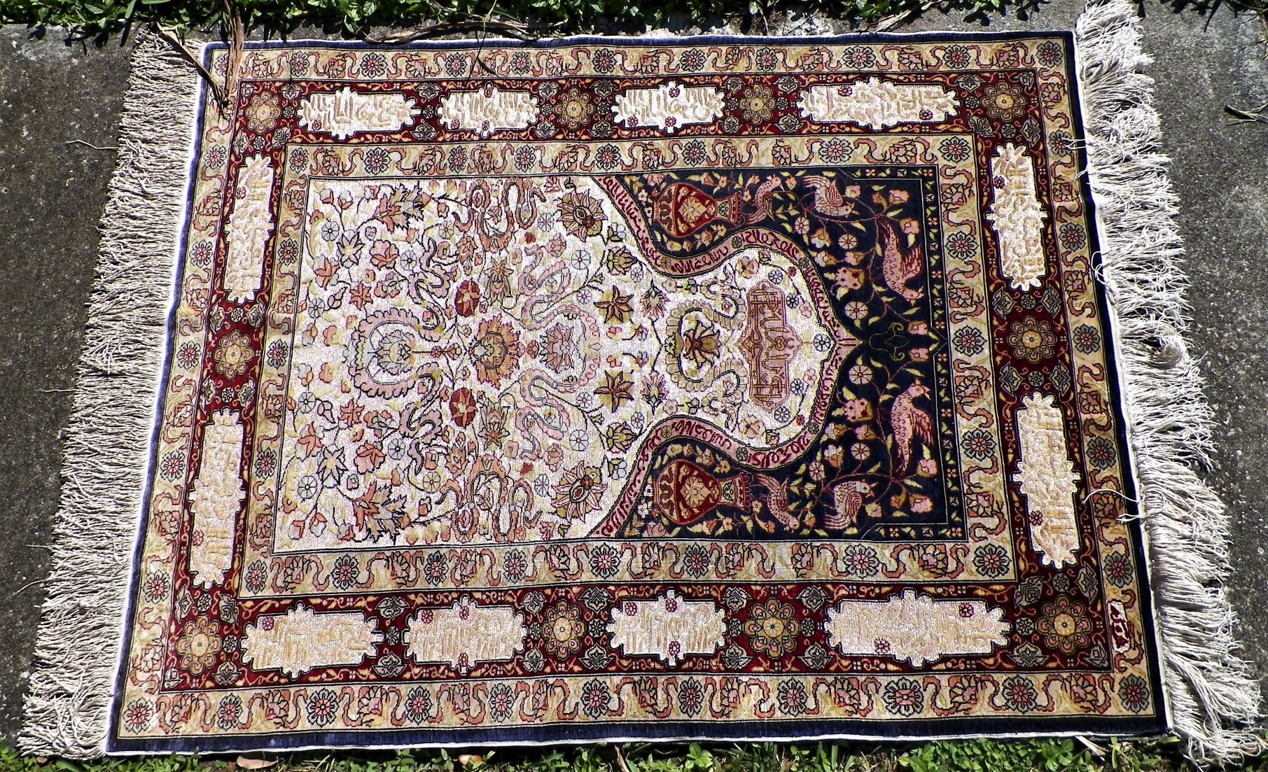 CARPET PRAYER SOLK 44 x 34 1AAA.JPG