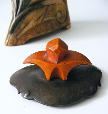 CARVED UNKNOWN ITEM 006-001.JPG