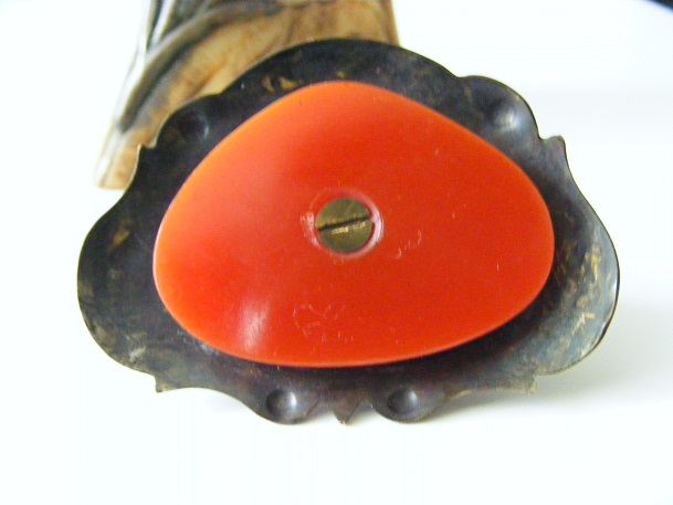 CARVED UNKNOWN ITEM 008-001.JPG