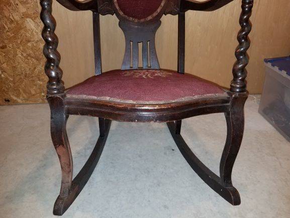 Chair front.jpg