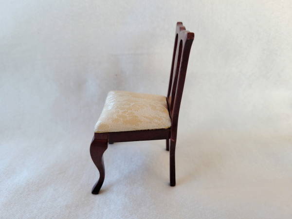 chair2.JPG