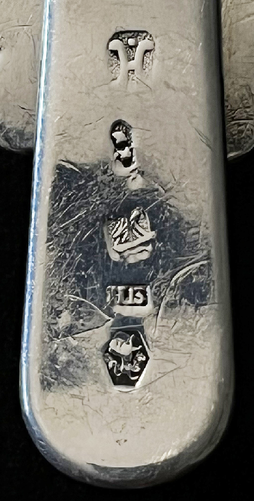 ChatCLIP MARKS CLOSEUP.jpg