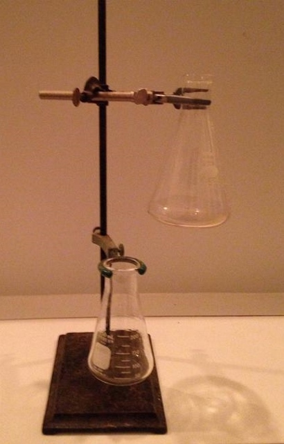 chemistry lab stand (410x640).jpg