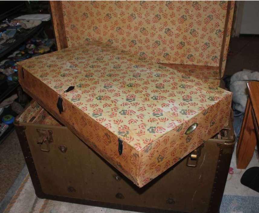Help ID Old chest and value please?
