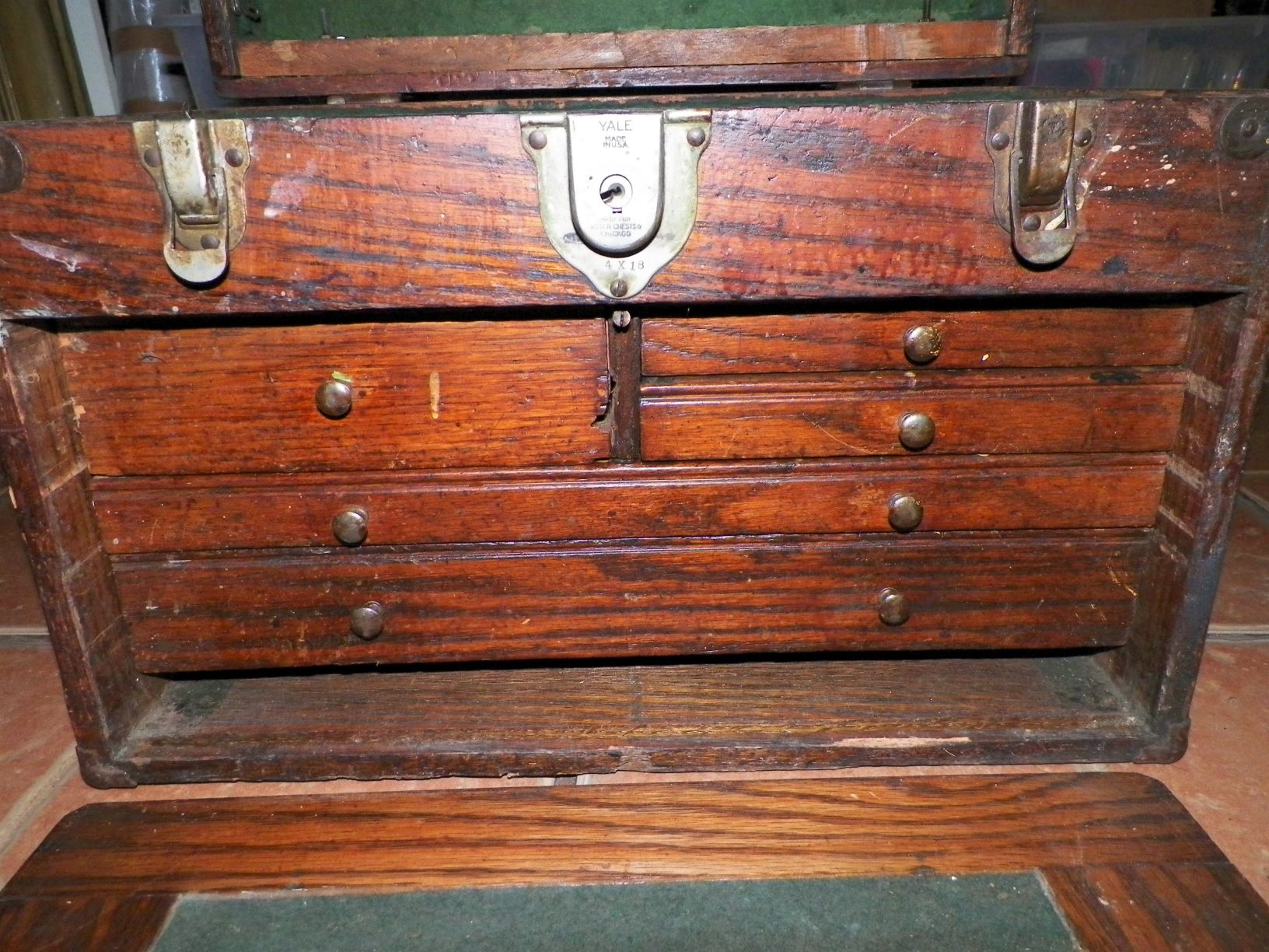 CHEST JEWELERS SALES CHEST 3AAA R.JPG