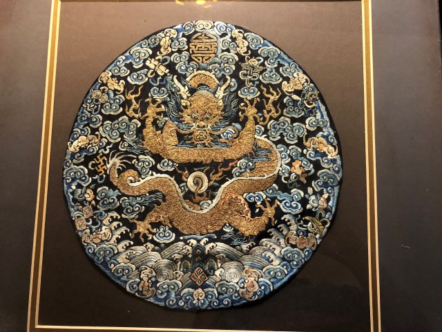 chinese wmbroidery dragon.jpg