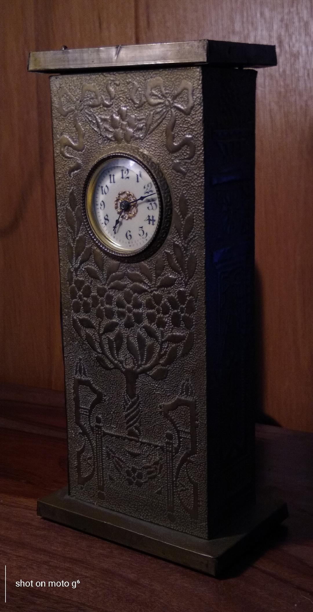 Clock1.jpg