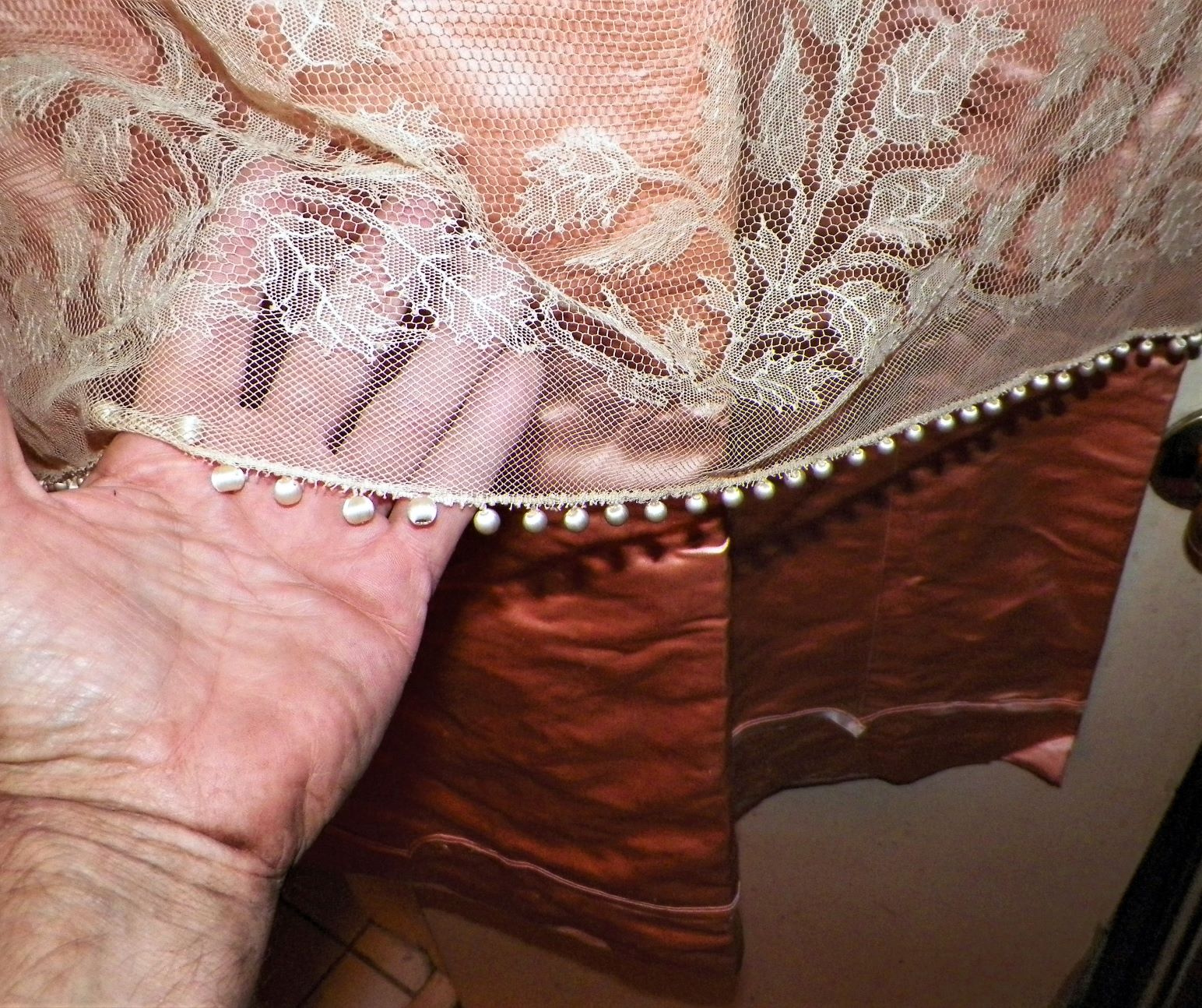 CLOTHES DRESS ANTIQUE 2AAA.JPG