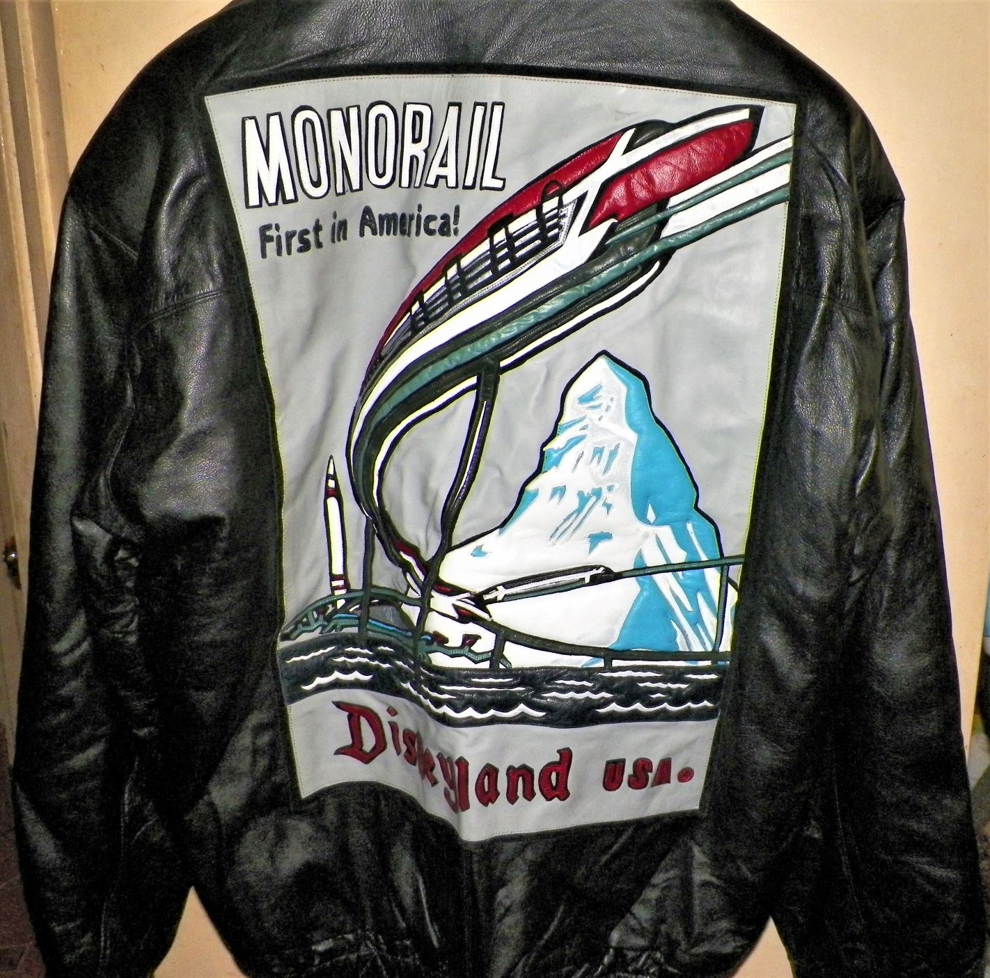 CLOTHES JACKET DISNETLAND TOMORROW LAND MONORAIL SPECIAL EDITION 4AA.JPG